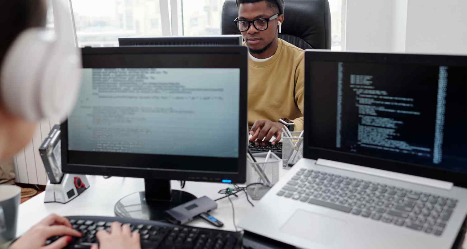 https://codesurgetechnologies.com/wp-content/uploads/2023/08/slider_06_about.jpg